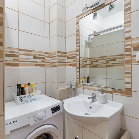 Apartment Downtown By Stn
