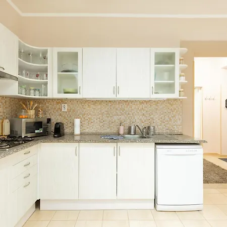 Downtown By Stn Apartment *