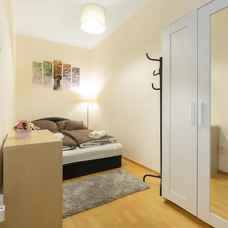 Apartment Downtown By Stn *