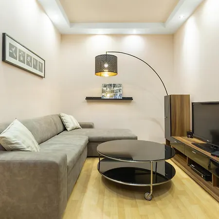 Apartment Downtown By Stn