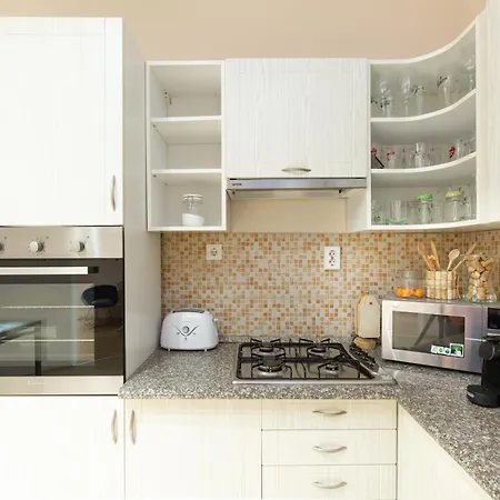 Apartment Downtown By Stn *